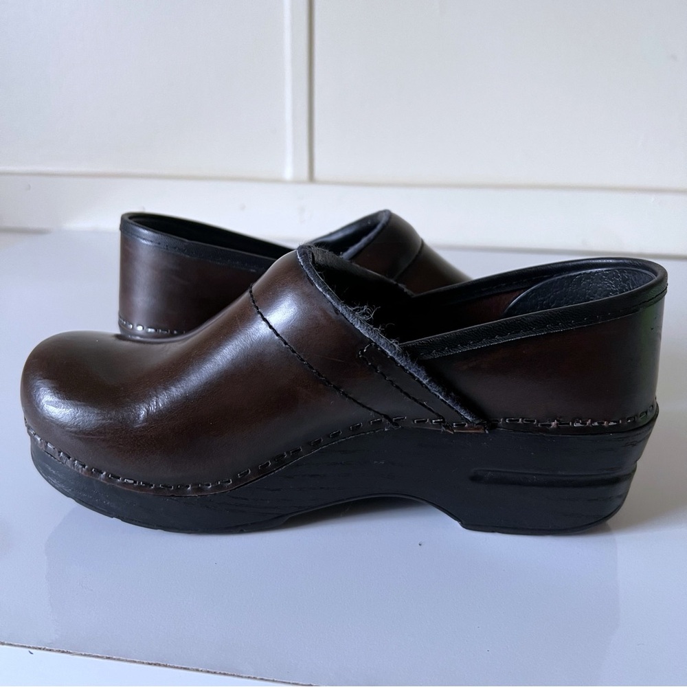 Dansko Brown Leather Clogs Comfort Casual Career Professional Orthopedic SZ 38 - Picture 3 of 15